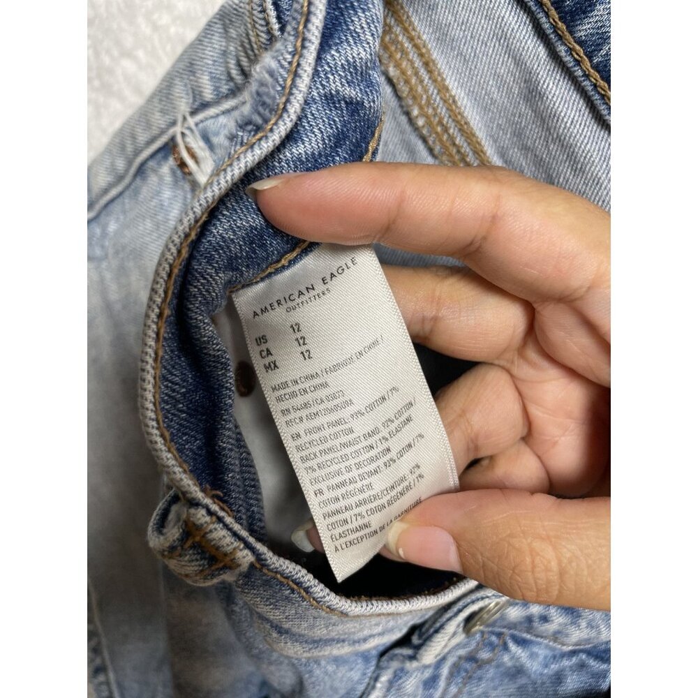 American Eagle 90's Boyfriend Short Denim Light Wash Size 12 Stretch Distressed - Picture 3 of 8